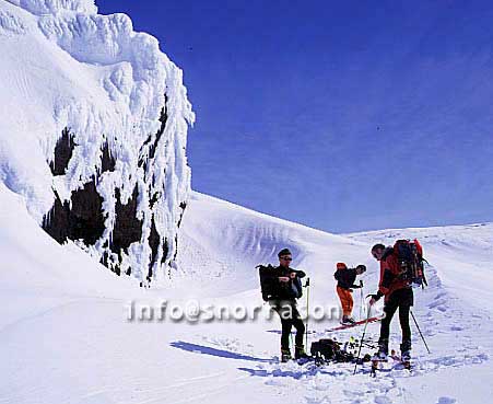 hs009910-01.jpg
á leið á Hvannadalshnjúk, Öræfajökull