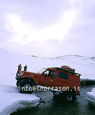 hs009339-01.jpg
Á leið í Kerlingarfjöll